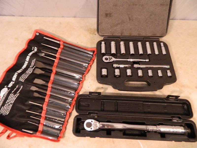 lot 127 image: Chisel Set, Torque Wrench, and more