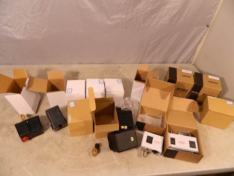 lot 139 image: Assorted New Pressure Switches and Controllers
