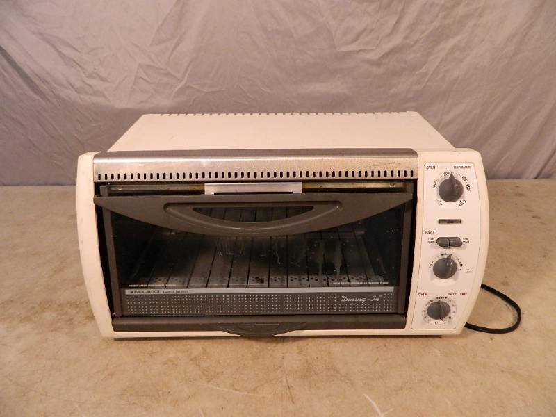 lot 153 image: Large Toaster Oven