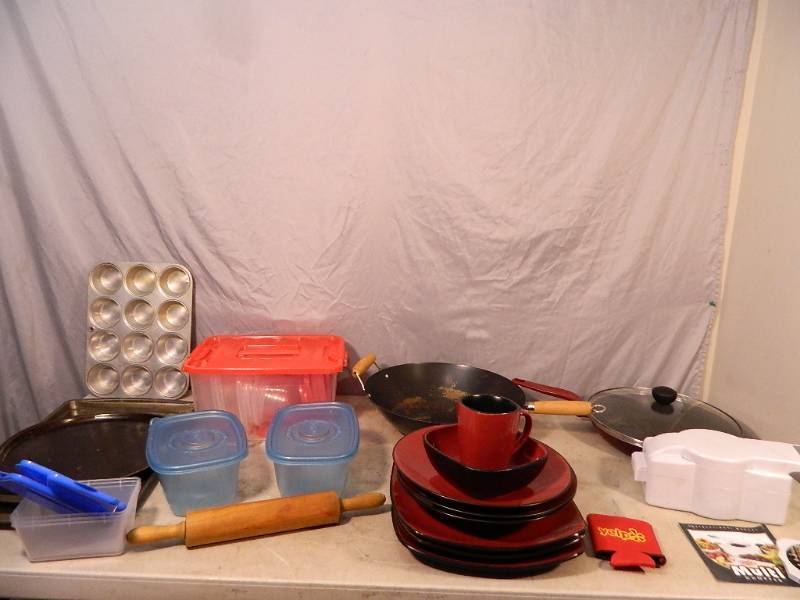 lot 156 image: Kitchen Items