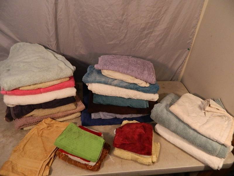 lot 158 image: 28 Assorted Towels