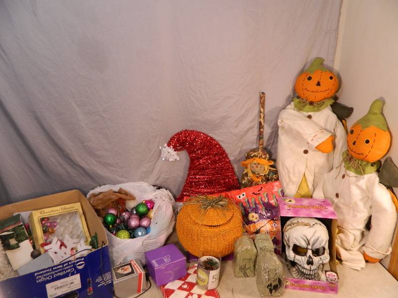 lot 170 image: Hallloween and Christmas Decorations