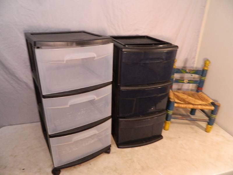 lot 174 image: Organizers and Small Chair