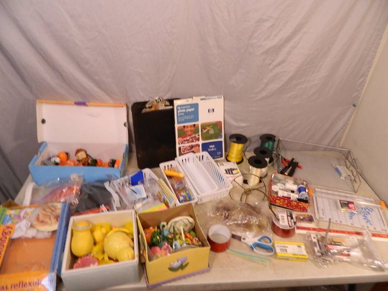 lot 178 image: Crafts, Office, Decor, Etc