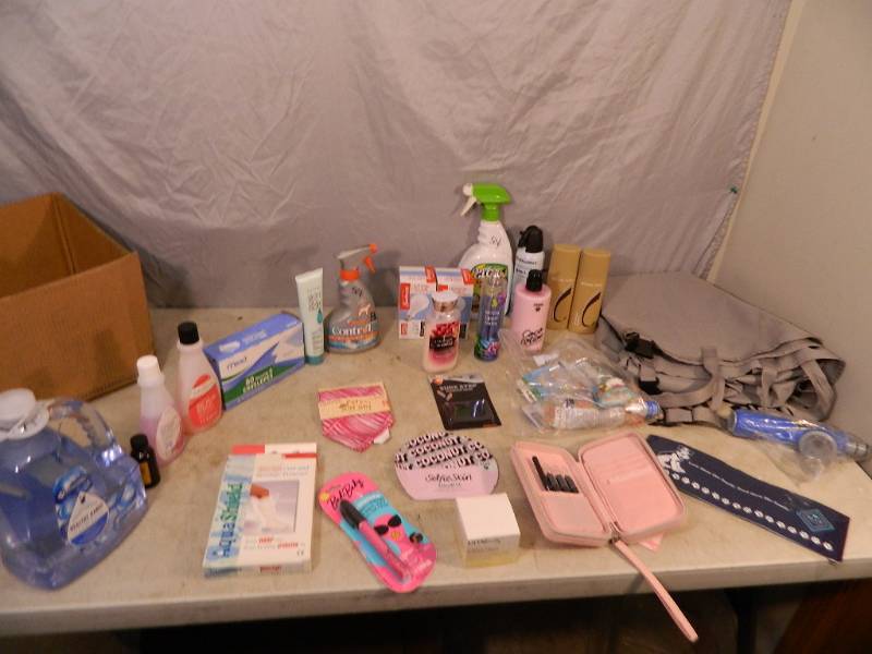 lot 187 image: Pet Supplies, Victorias Secret, Bathroom Items, Etc