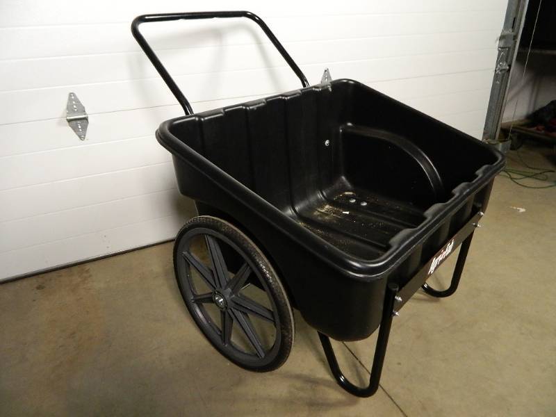 lot 4 image: New Agri Fab Poly Cart