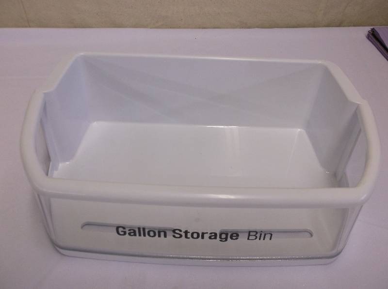 REFRIDGERATOR DOOR BASKET