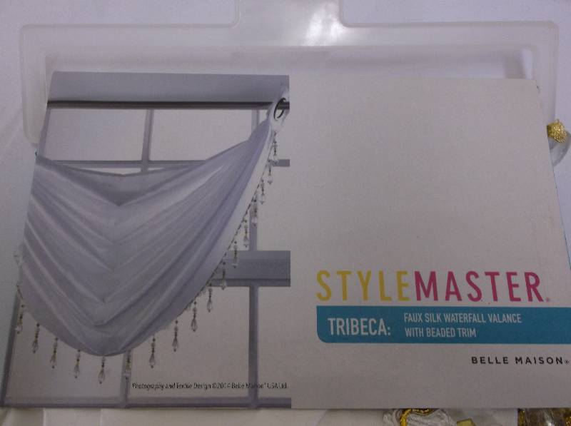 WINDOW VALANCE
