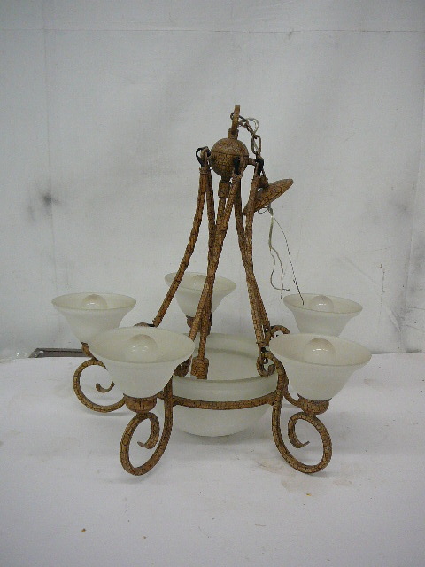 lot 12 image: Light fixture