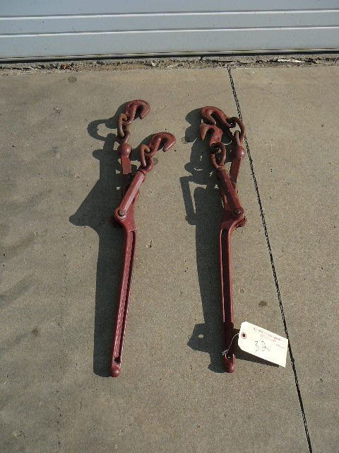 lot 32 image: 2-Chain Binders