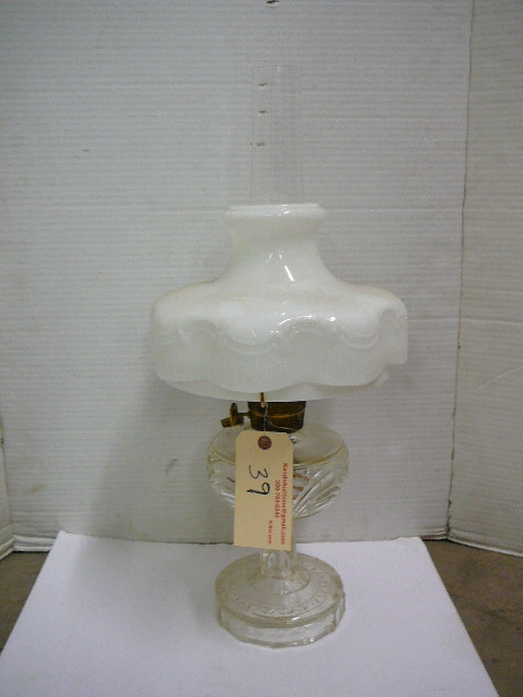 lot 39 image: Antique Aladdin oil lamp
