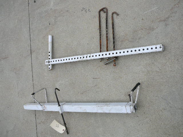 lot 45 image: Engine support bar