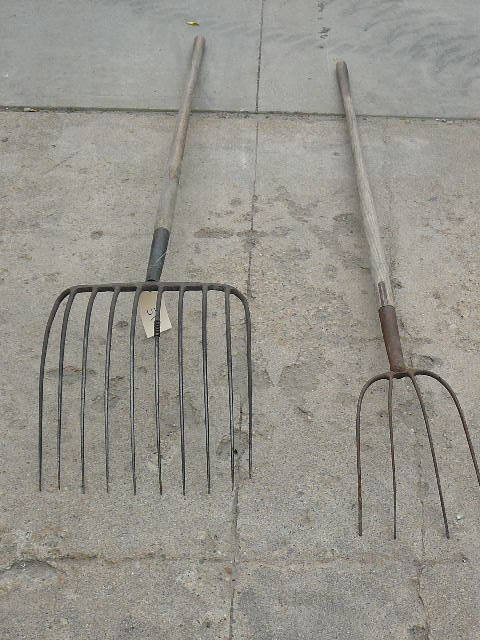 lot 51 image: 2 Forks