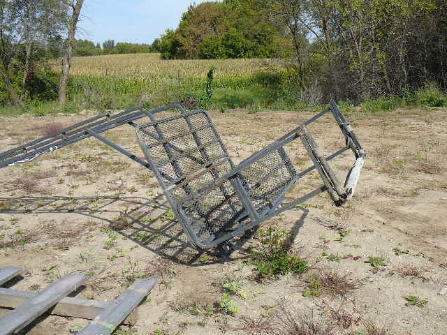 lot 57 image: Deer Stand