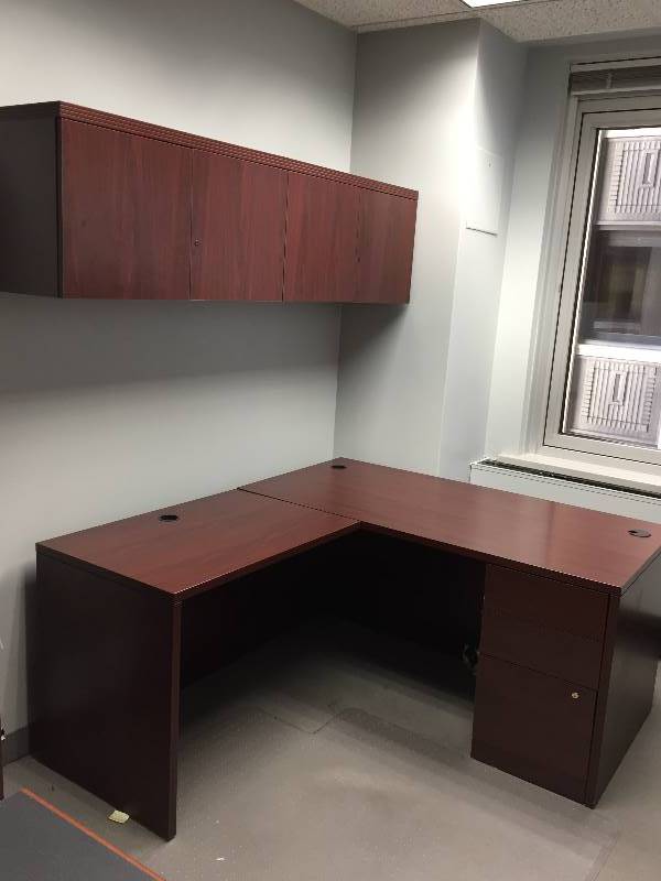 lot 68 image: Office Suite - Desk & Cabinets