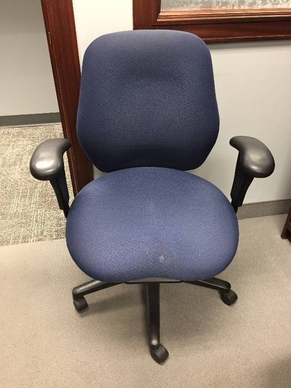lot 78 image: Swivel Office Chair by HON