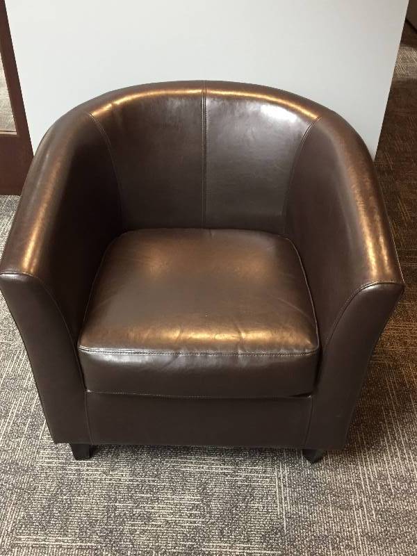 lot 88 image: Brown Leather Club Chair