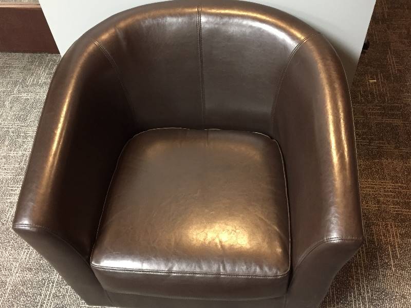 lot 87 image: Brown Leather Club Chair