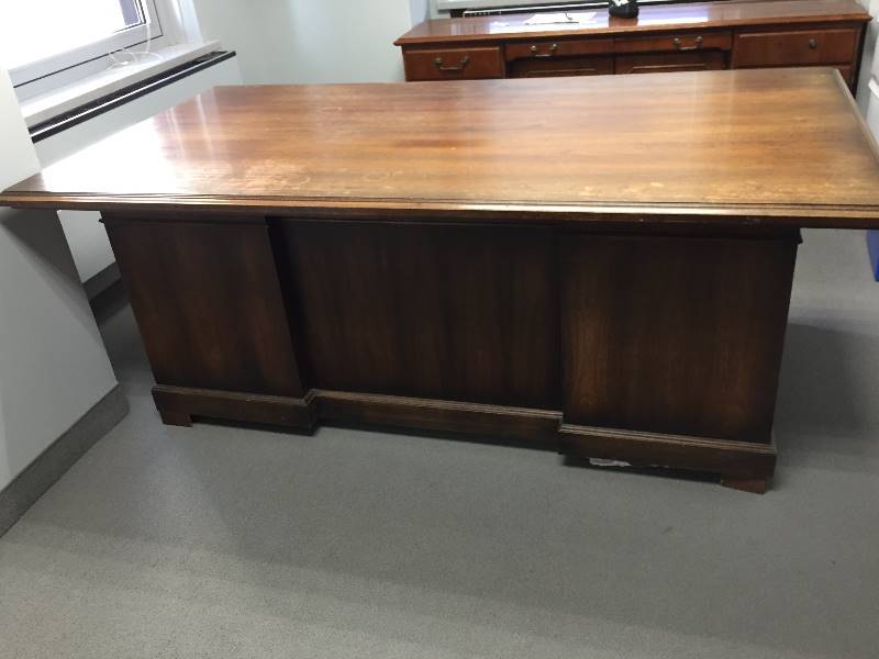 lot 13 image: Executive Desk by Kimball
