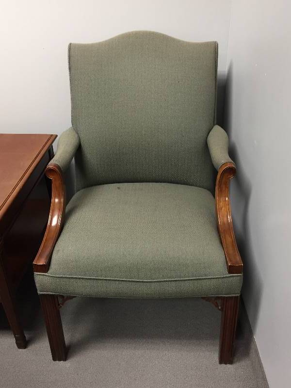 lot 26 image: Upholstered Chair