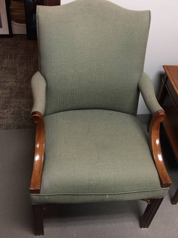 lot 25 image: Upholstered Chair