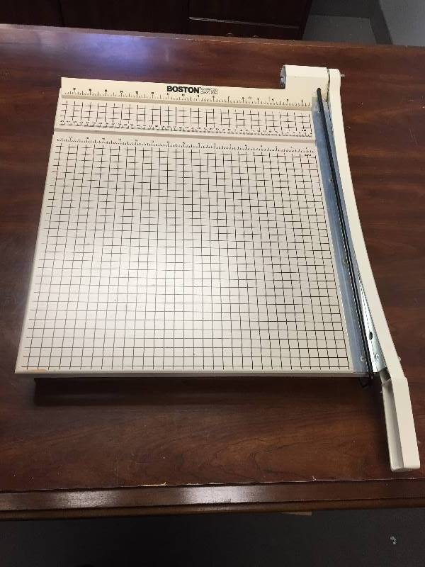 lot 41 image: Boston 2618 Paper Cutter
