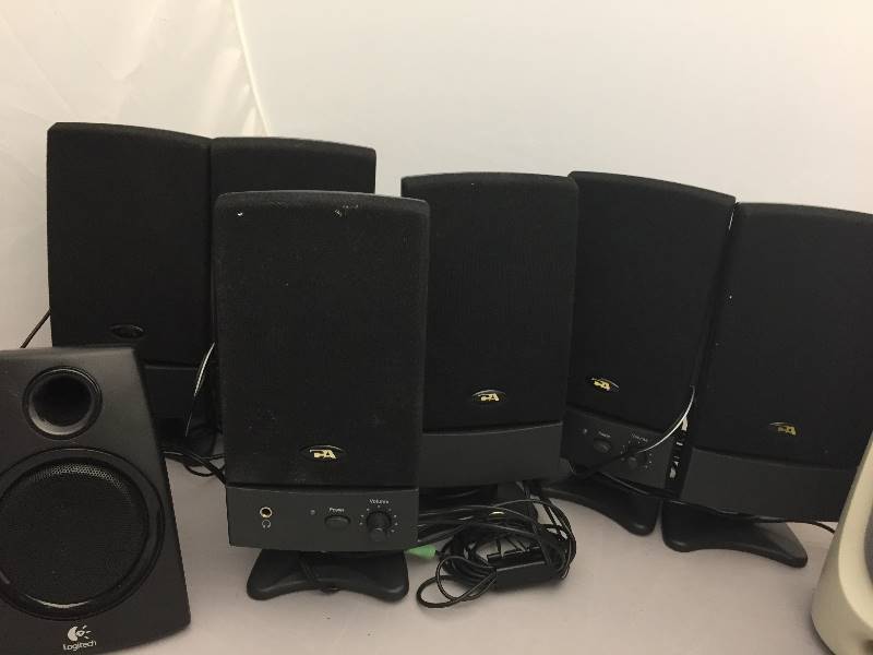 lot 115 image: Speakers - 5 pair