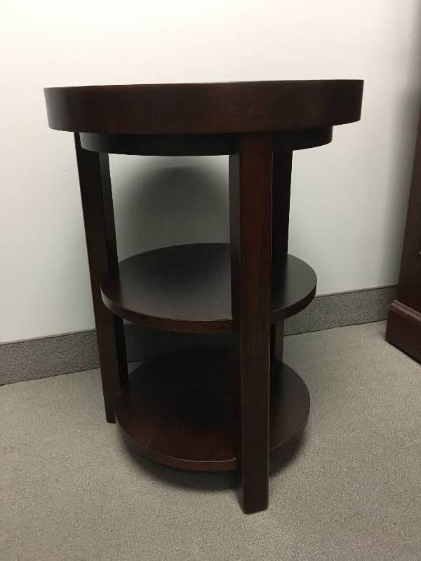 lot 149 image: 3 Tier Accent Table - Round