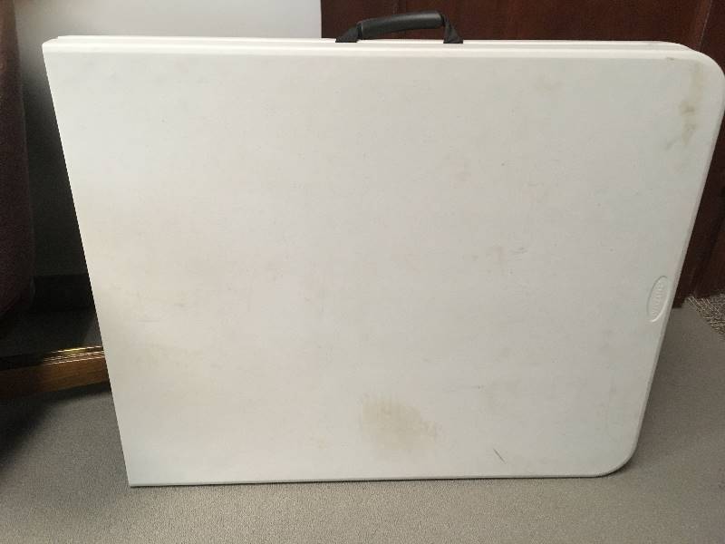 lot 154 image: 6 ft Folding Table