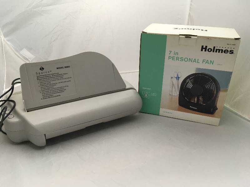lot 166 image: Holmes 23 Electric Hole Punch & Personal Fan