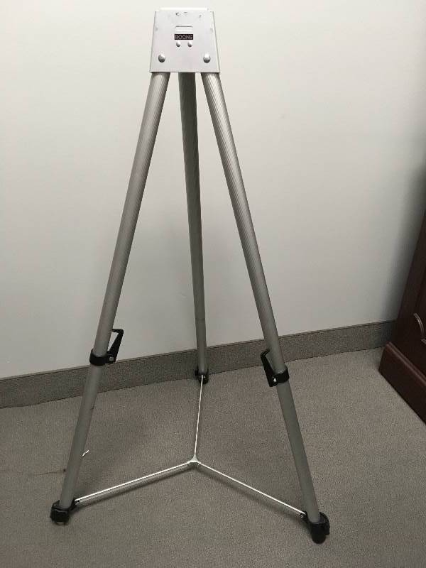 lot 168 image: Boone Tripod