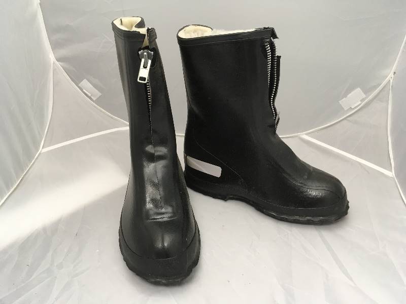 lot 99 image: Lacrosse Zip Front Boots Sz 6