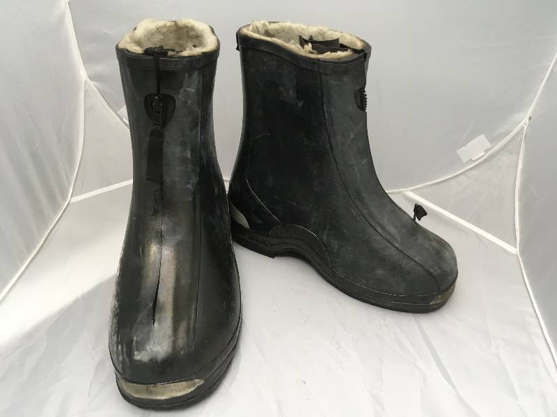 lot 95C image: Snow Gear Boots - Front Zip Sz 12