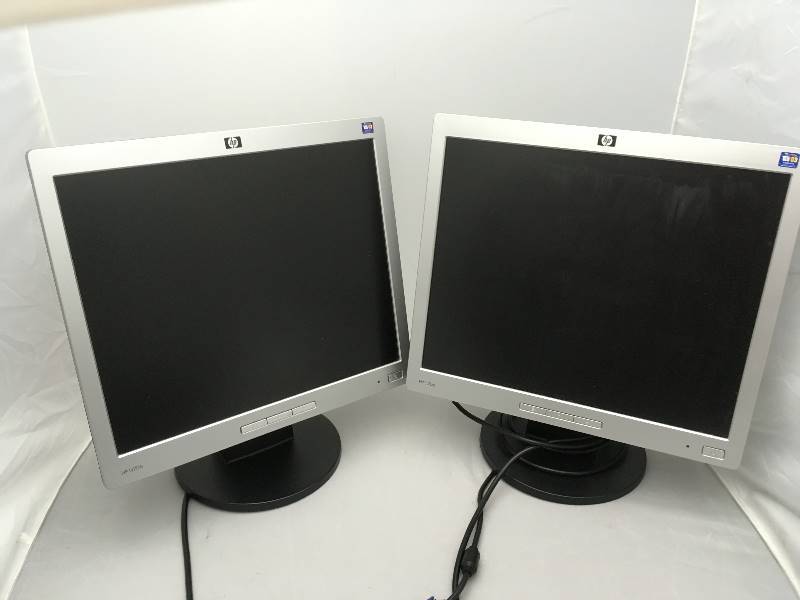 lot 188 image: Qty 2 HP L1706 Monitors