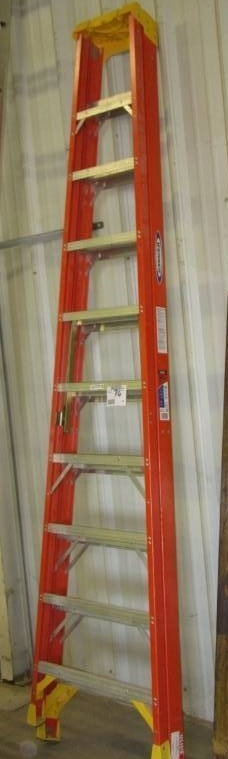 lot 76 image: WERNER, 10 ft Step ladder.. Fiber Glass