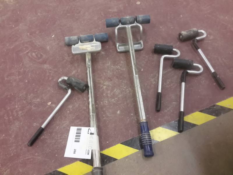 lot 288 image: Misc. Material Rollers as pictured