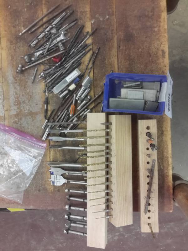 lot 299 image: Large lot of drill bits and router bits as pictured.. See closeups.