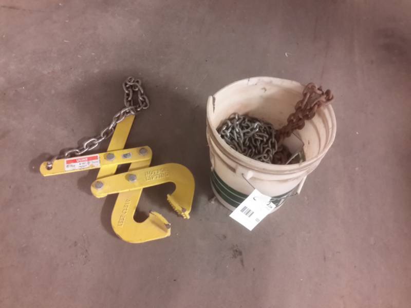 lot 323 image: Uline, H-127 Pallet Puller