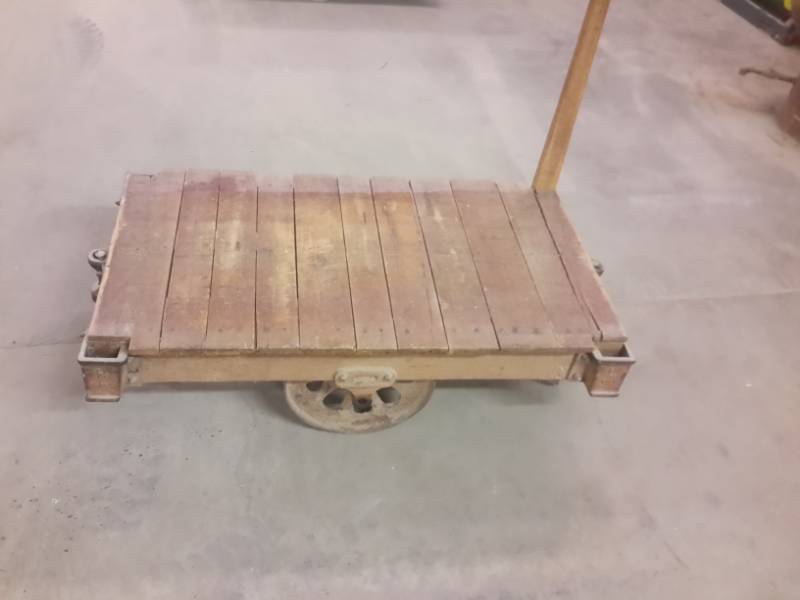 lot 354 image: Antique Railroad Cart.. Hardware in excellent shape.. No Markings