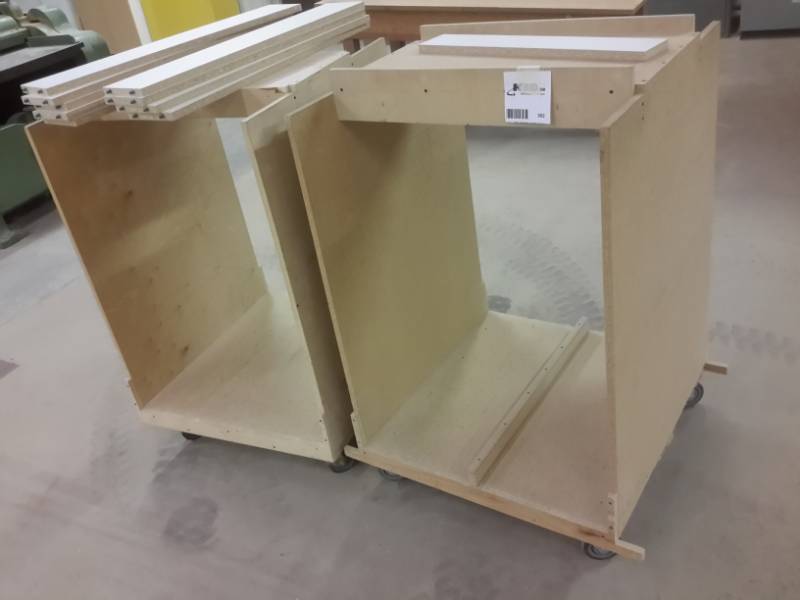 lot 362 image: 2 Rolling Box carts.