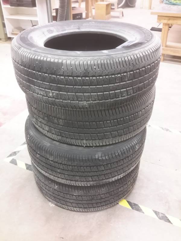 lot 363 image: Set of 4 Radial Tires.. Very good shape.  23565R16 103T