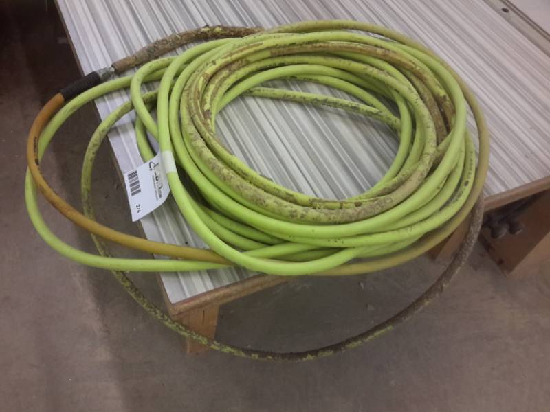 lot 374 image: 1, 300 PSI air hose.. Approx 50 ft