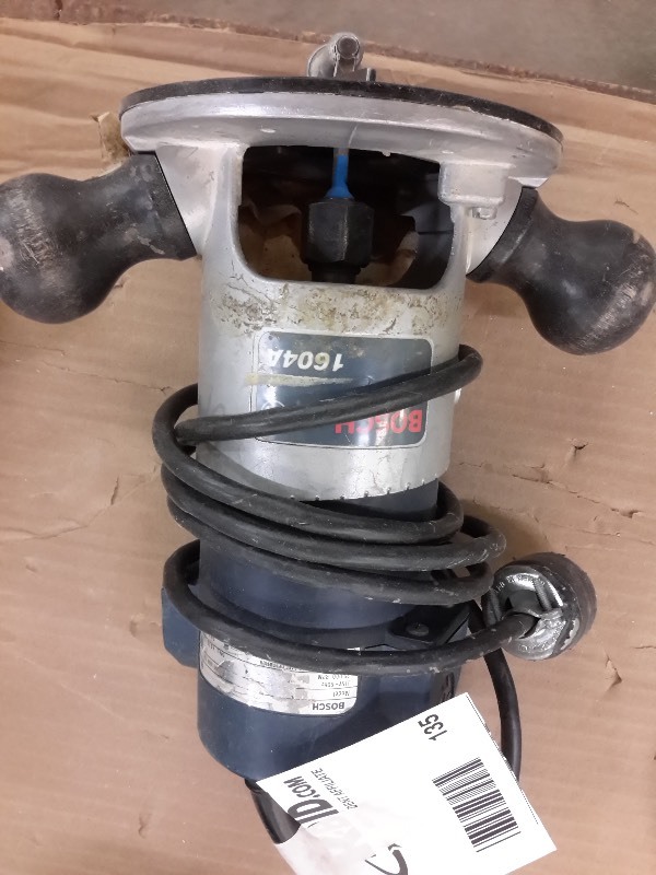 lot 135 image: BOSCH 1604A Router
