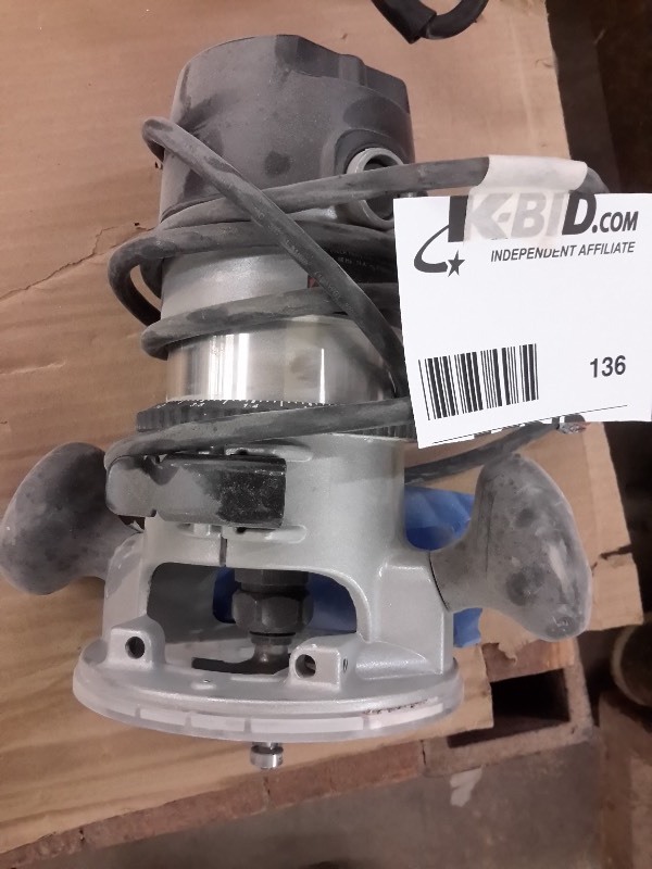 lot 136 image: Porter Cable Model 1001 router Fixe Base, Type 8