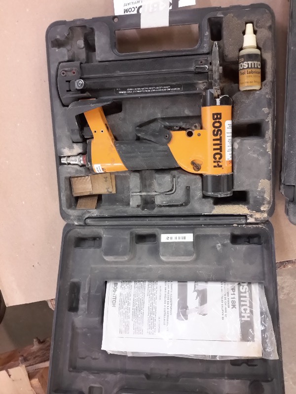 lot 132 image: Bostitch Model HP118, 23 Gauge, 38 - 1 316 in nailer
