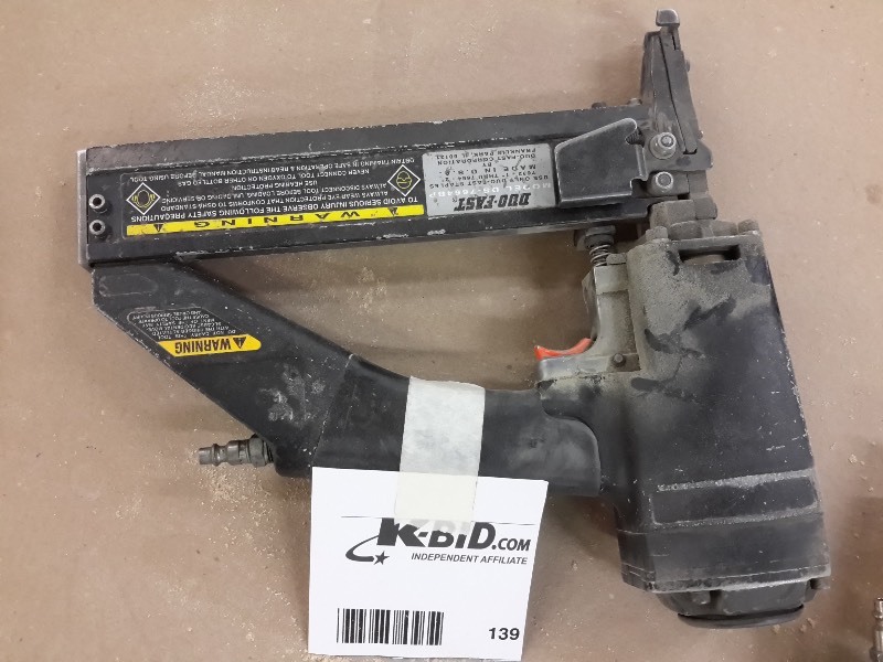 lot 139 image: Duo Fast Model DS 7664BP Stapler