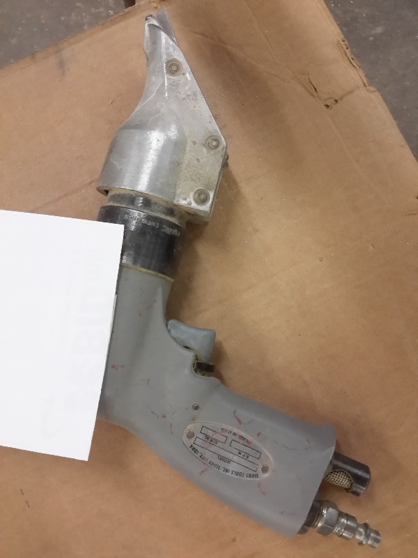 lot 174 image: Sioux Tools, Model 1446HP, Pneumatic Shear