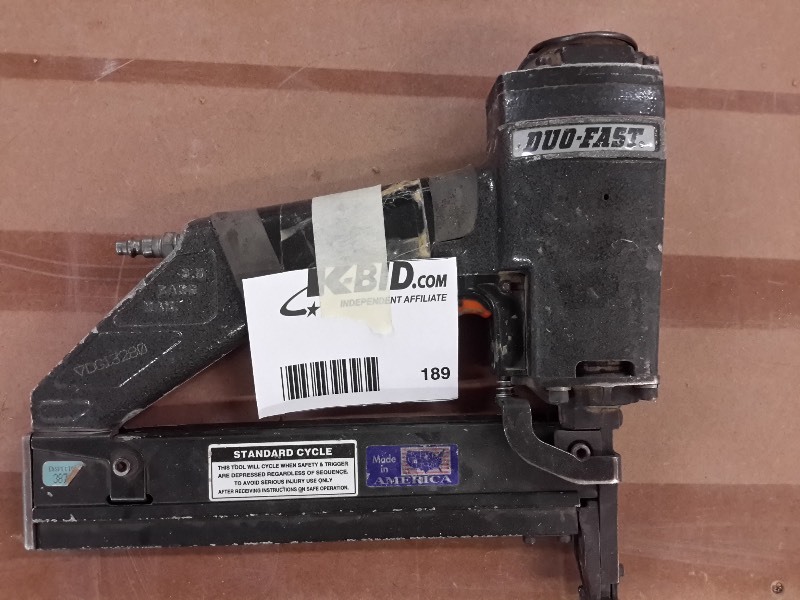 lot 189 image: Duo Fast Model DS-7664BP Stapler