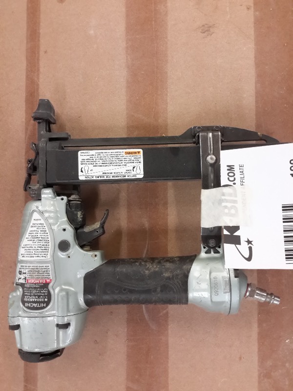 lot 190 image: Hitachi, N3804AB3(S) 1 12 in Stapler