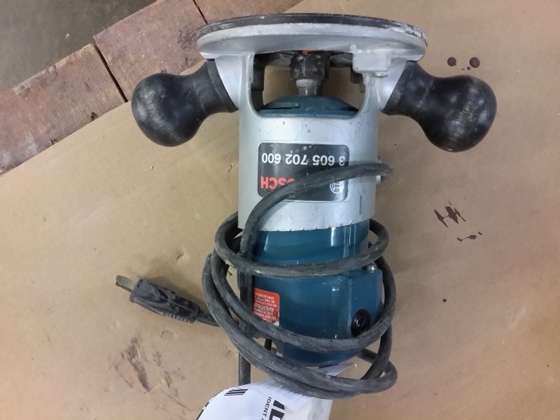 lot 200 image: BOSCH 0601905 439 Router